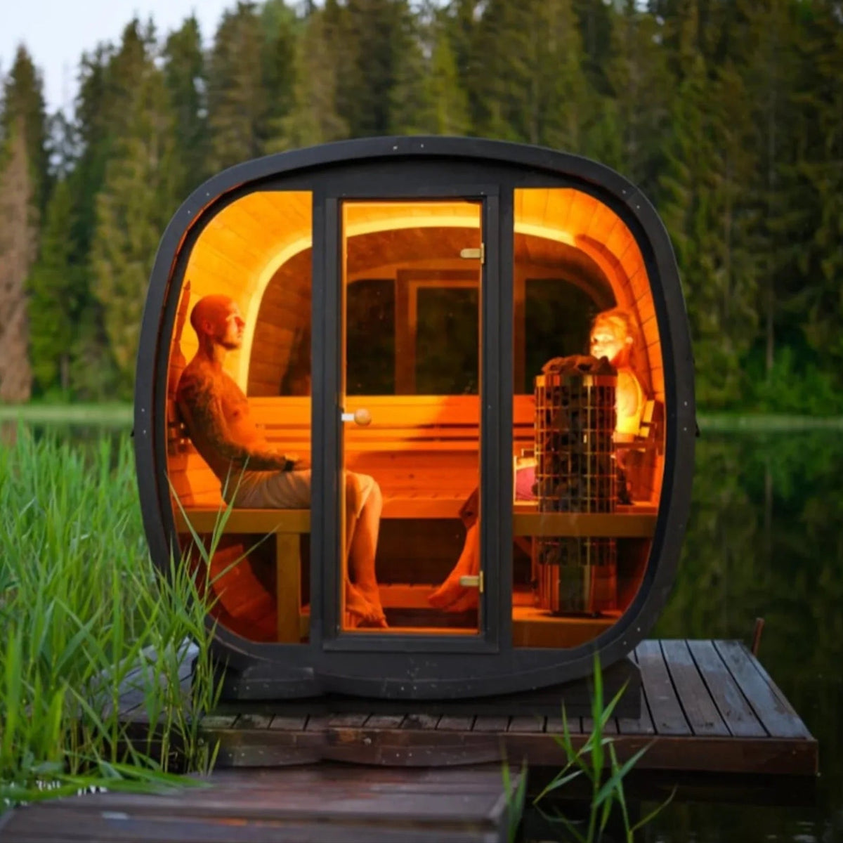 Auris 2 outdoor red cedar sauna, image 4 of 5